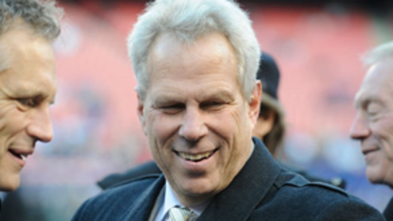 Tisch-Steve-140529-EVO.jpg