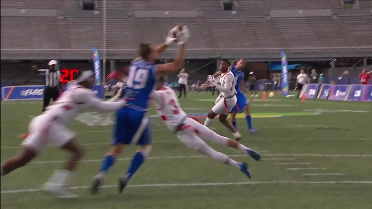 Team Italy flag football player Luke Zahradka slings a needle-threading  touchdown to Team Italy flag football player Gianluca Santagostino