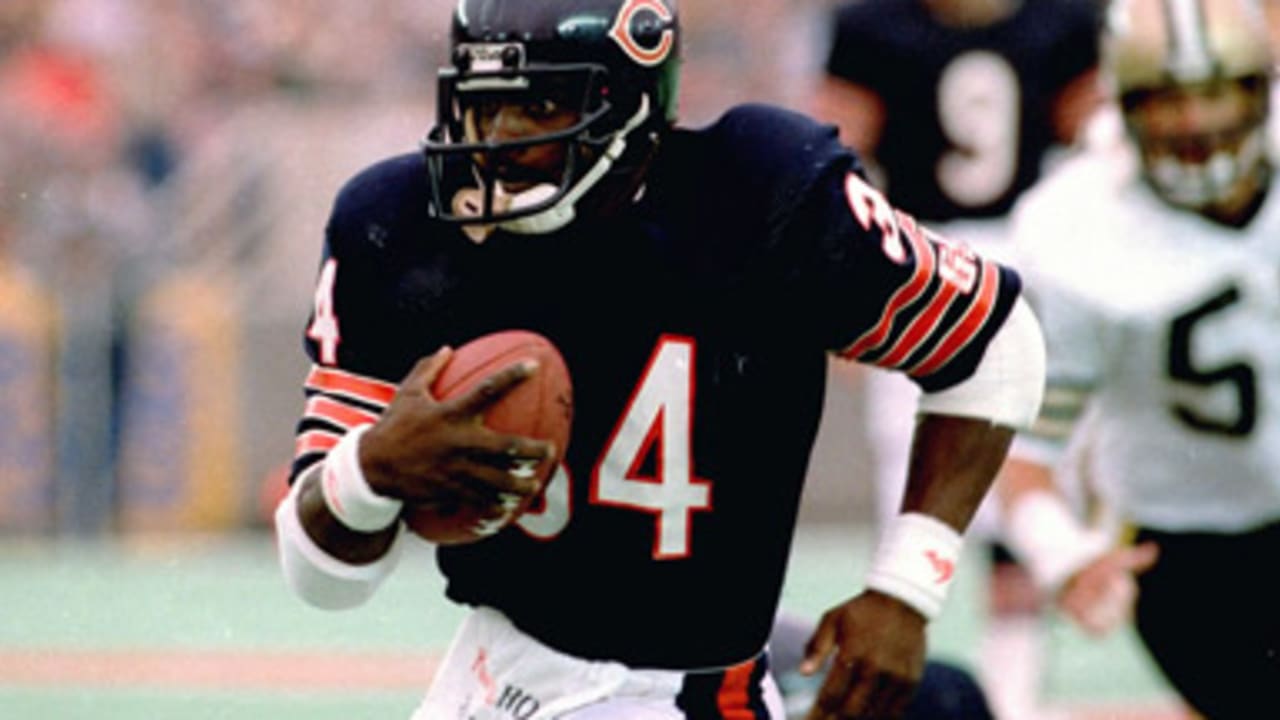 Walter Payton considered leaving Chicago Bears for USFL in 1984