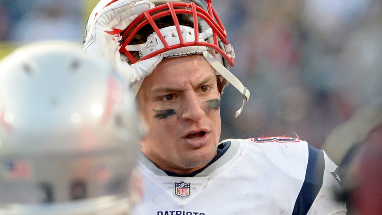 gronk-171203-sl.jpg