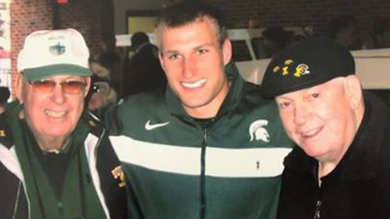 kirk-190824-sl.jpg