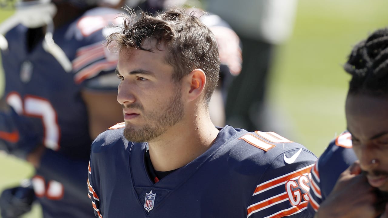 Mitchell Trubisky injures shoulder early in Chicago Bears' win