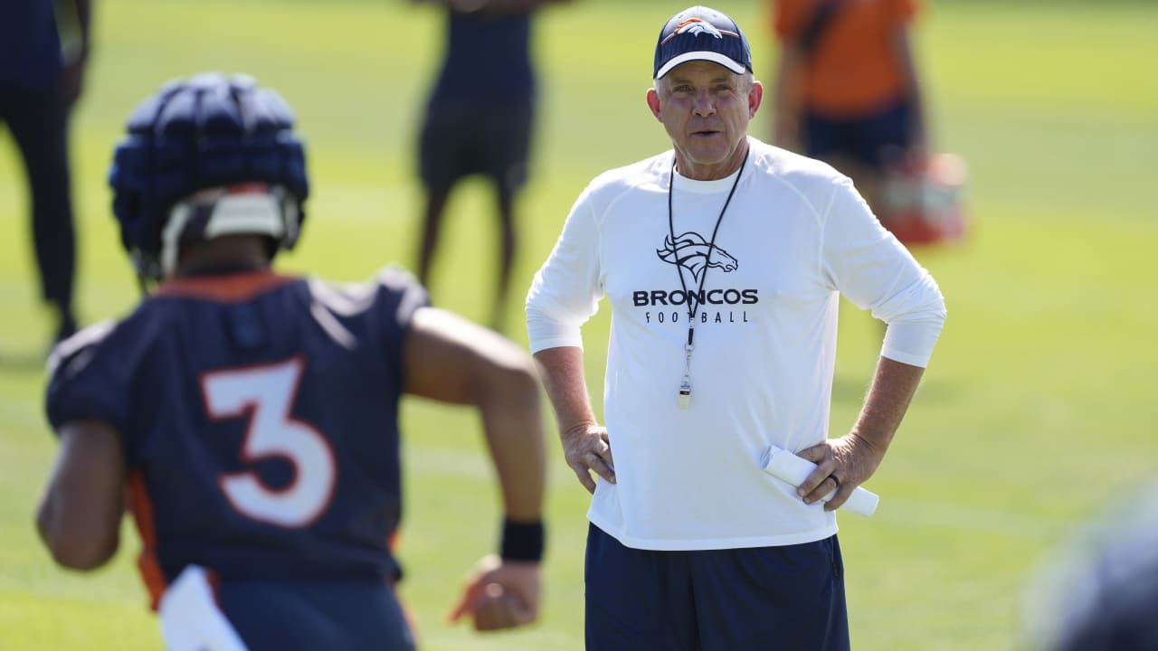 Broncos legend expects 'much better year' from Russell Wilson in Sean  Payton's first season