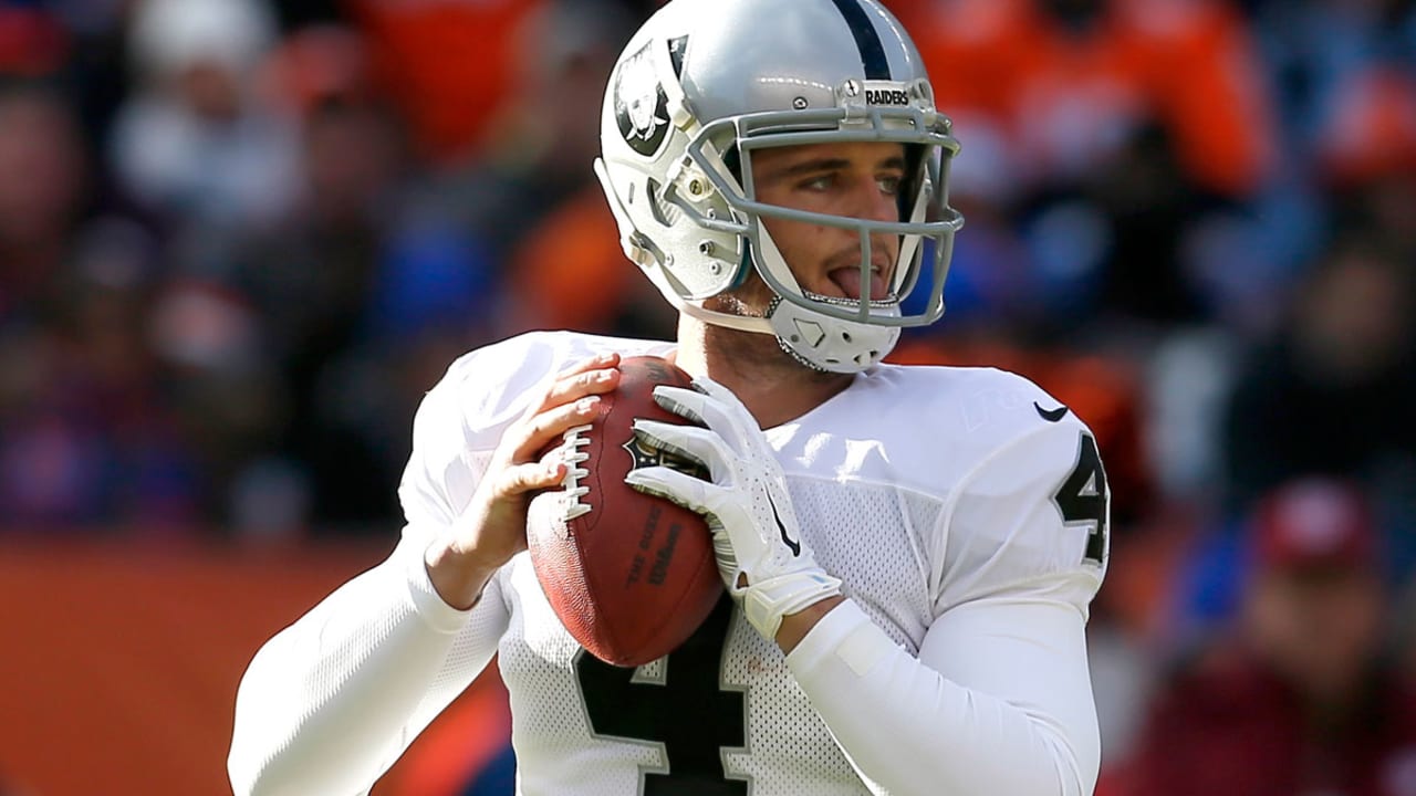 Derek-Carr-150421-sl.jpg