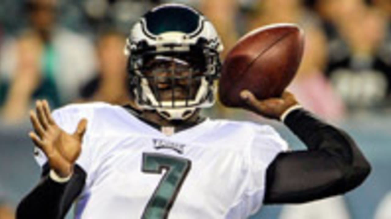 Michael_Vick_130815_Sl