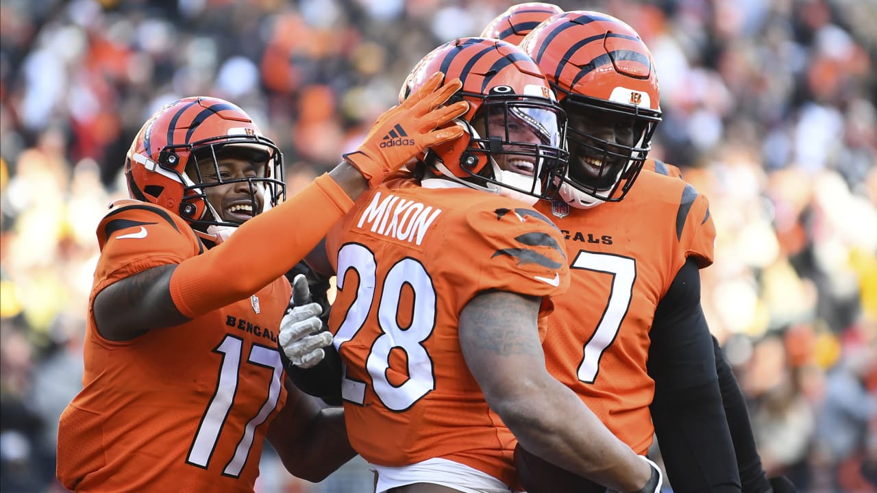 Cincinnati Bengals Runnig Back Joe Mixon Shows Off TD Celebration