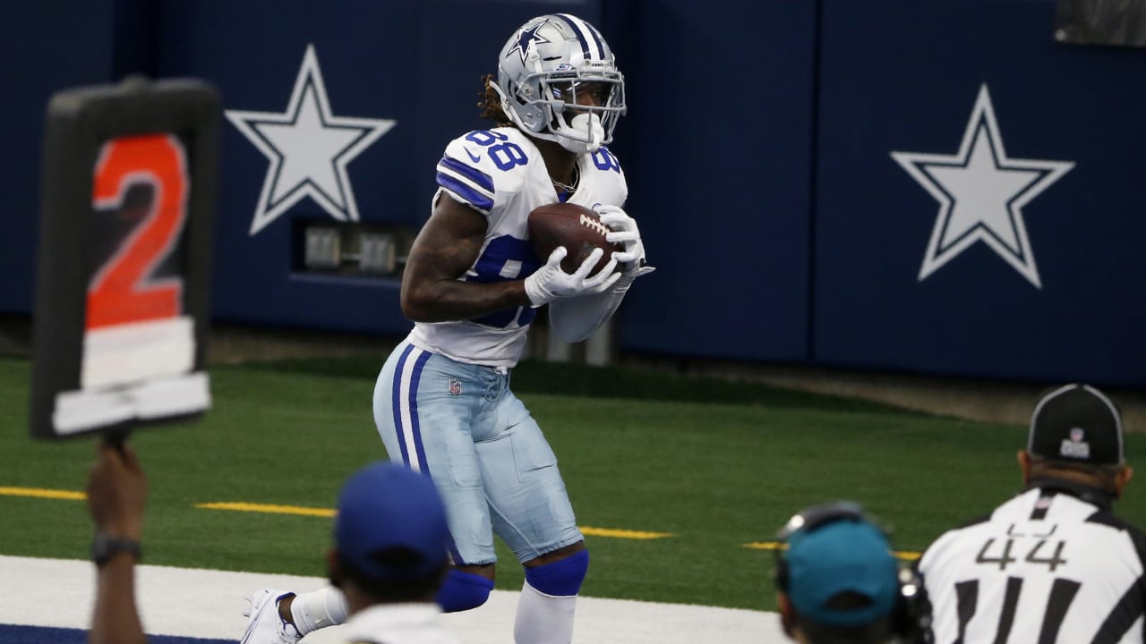 Cowboys' CeeDee Lamb stays up, sprints to end zone on ridiculous touchdown