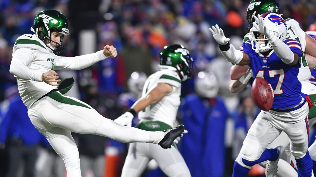 Buffalo Bills cornerback Cam Lewis (39) against the New York Jets in an NFL  football game, Sunday, Dec. 11, 2022, in Orchard Park, N.Y. Bills won  20-12. (AP Photo/Jeff Lewis Stock Photo - Alamy