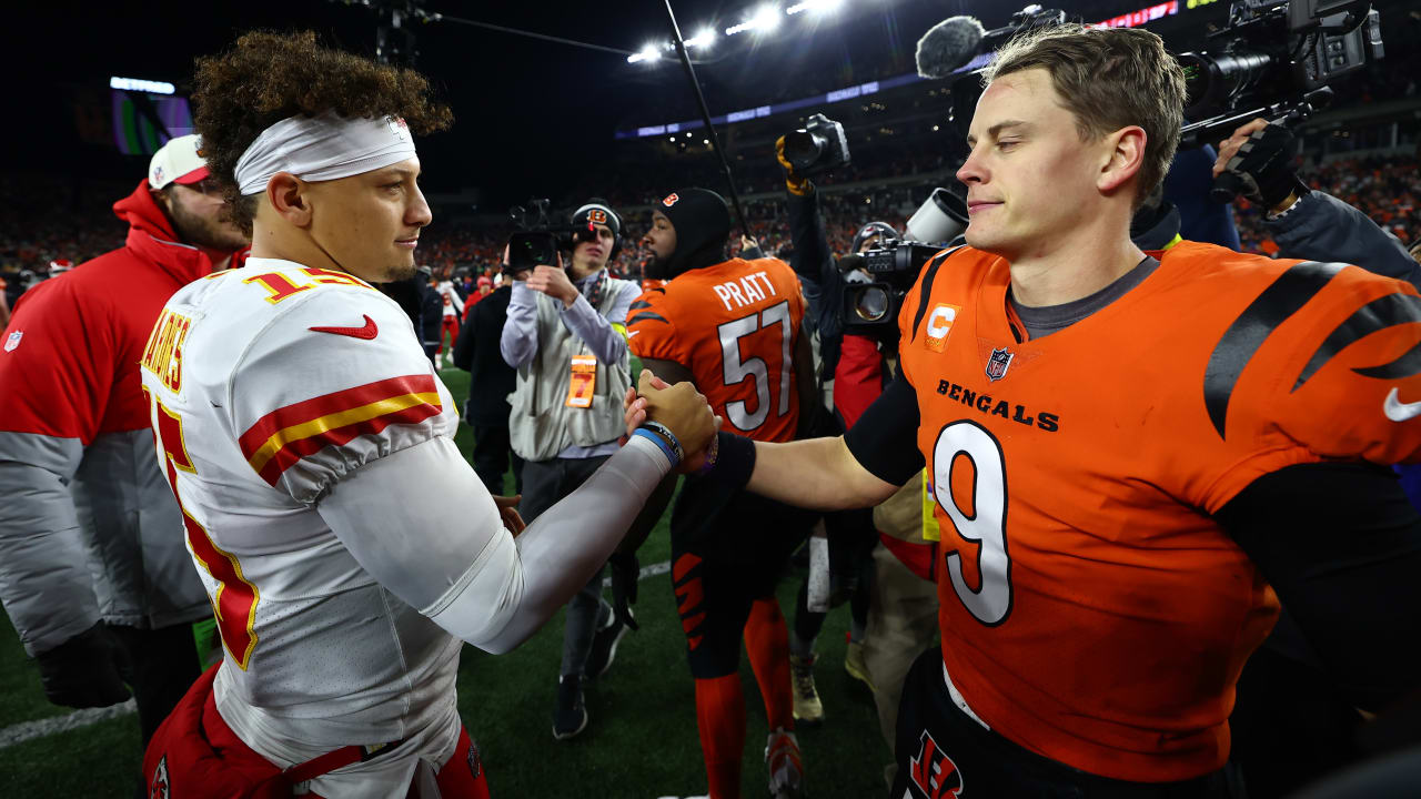 Patrick Mahomes and Joe Burrow meet at midfield following the #Bengals