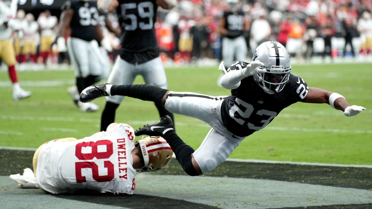 Can't-Miss Play: Asante Samuel Jr.'s red-zone INT halts Raiders' game-tying  TD hopes