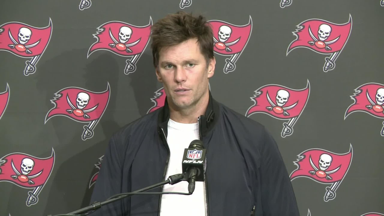 Tampa Bay Buccaneers quarterback Tom Brady reacts to Bucs' first loss ...