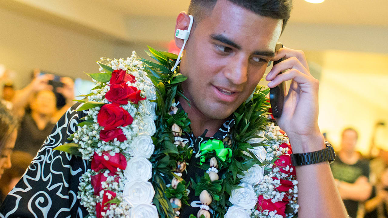 Source: Browns discuss trade for No. 2 pick, covet Marcus Mariota