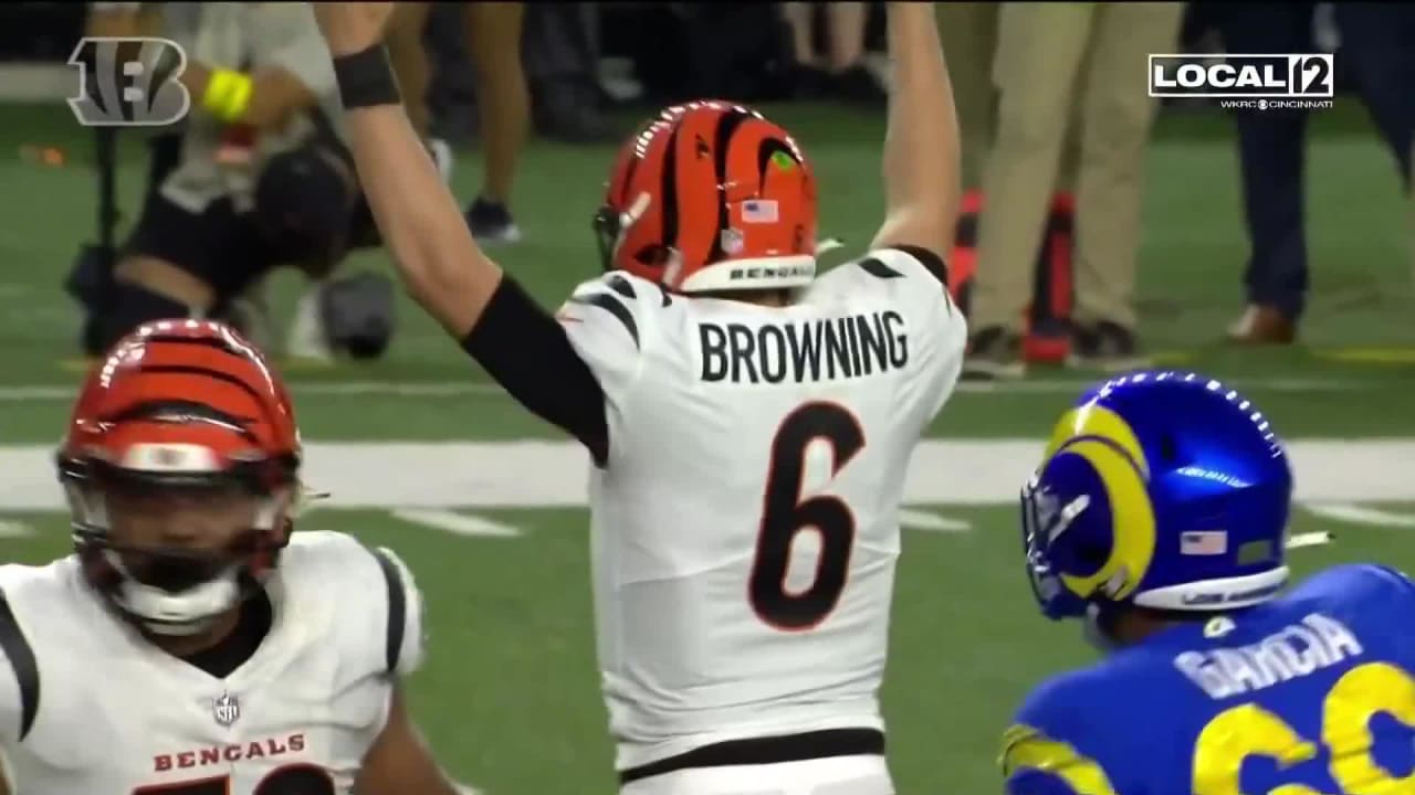 Cincinnati Bengals quarterback Jake Browning caps a 13-play drive with a  touchdown throw to Bengals tight end Justin Rigg on flat route