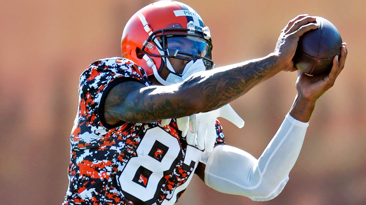 Terrelle-Pryor-SL-150822