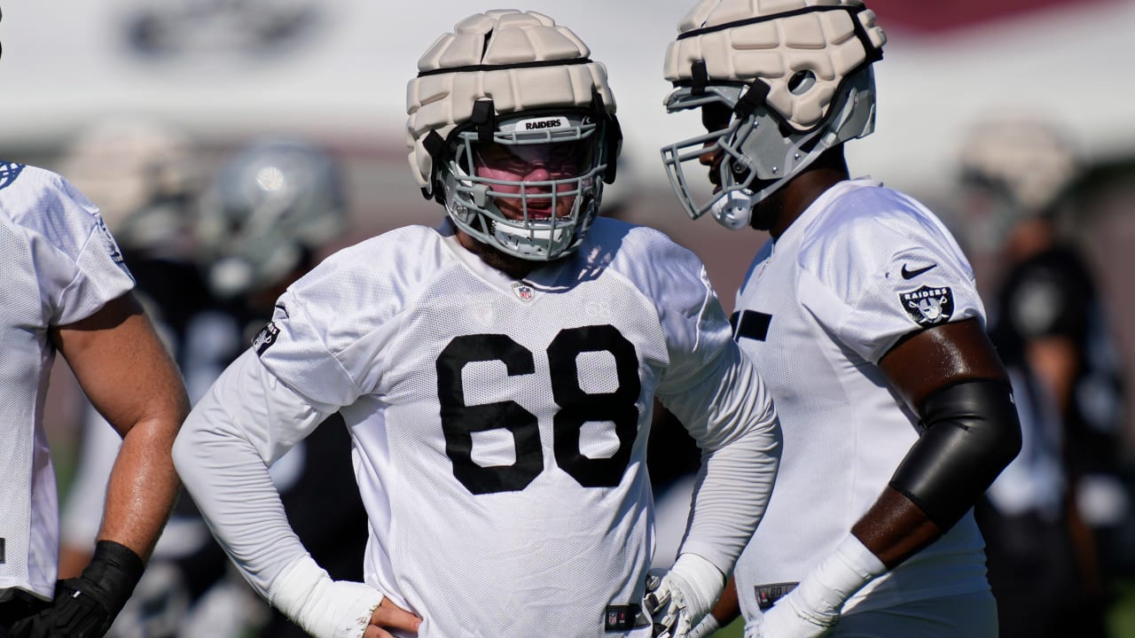 Raiders place tackle Donald Penn on injured reserve