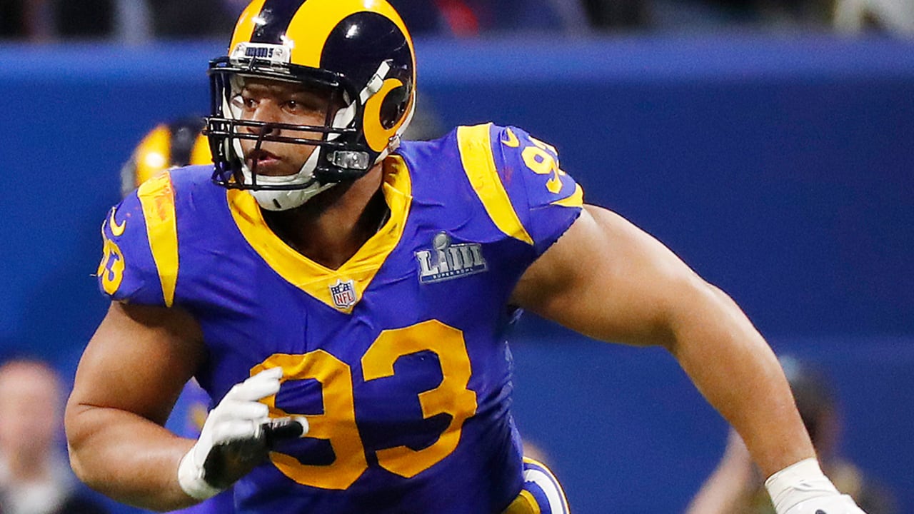 Ndamukong Suh waves 'Hello' to alleged one year deal with Bucs