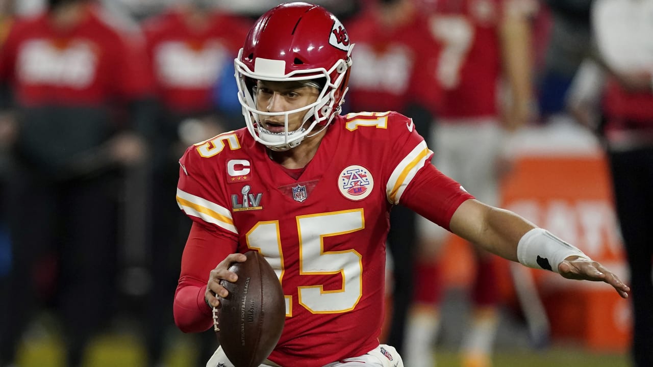 Tom Brady edges Patrick Mahomes in sale of licensed NFL merchandise