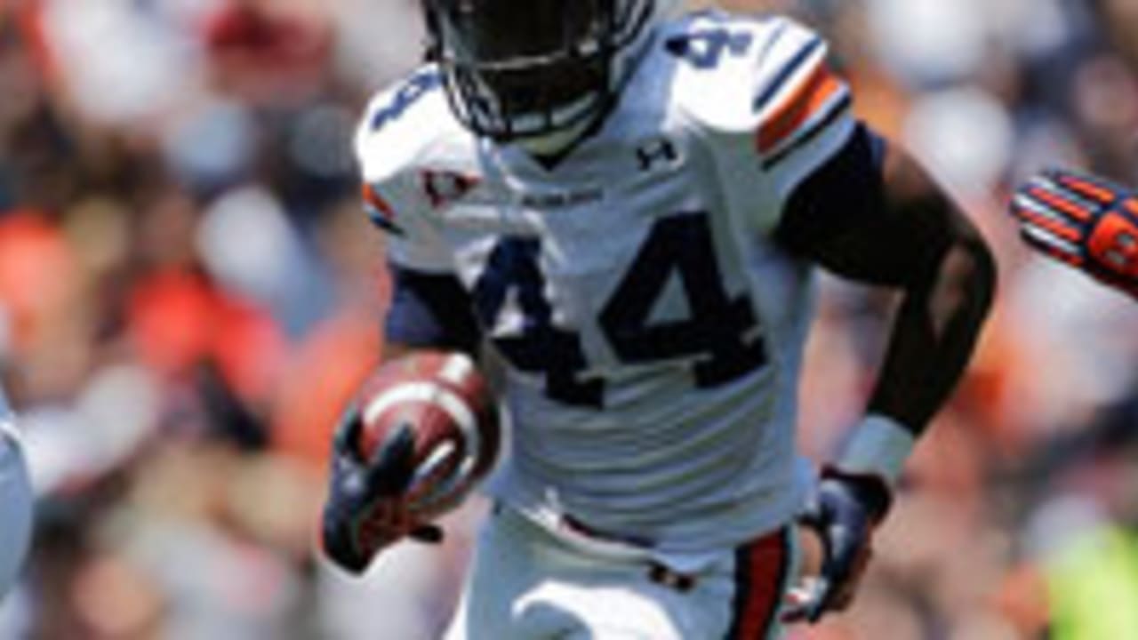Cameron-Artis-Payne-130731-spot.jpg