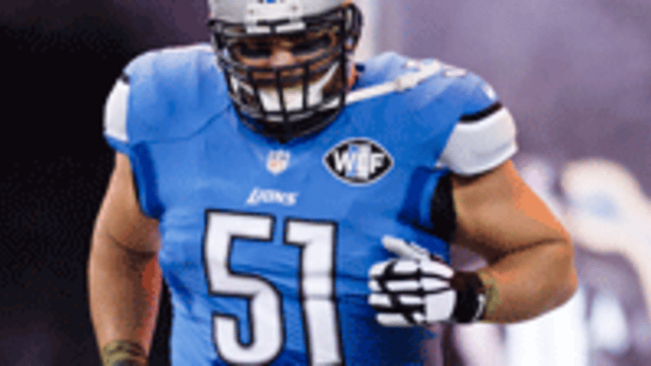 dominic-raiola-spot_141125.jpg