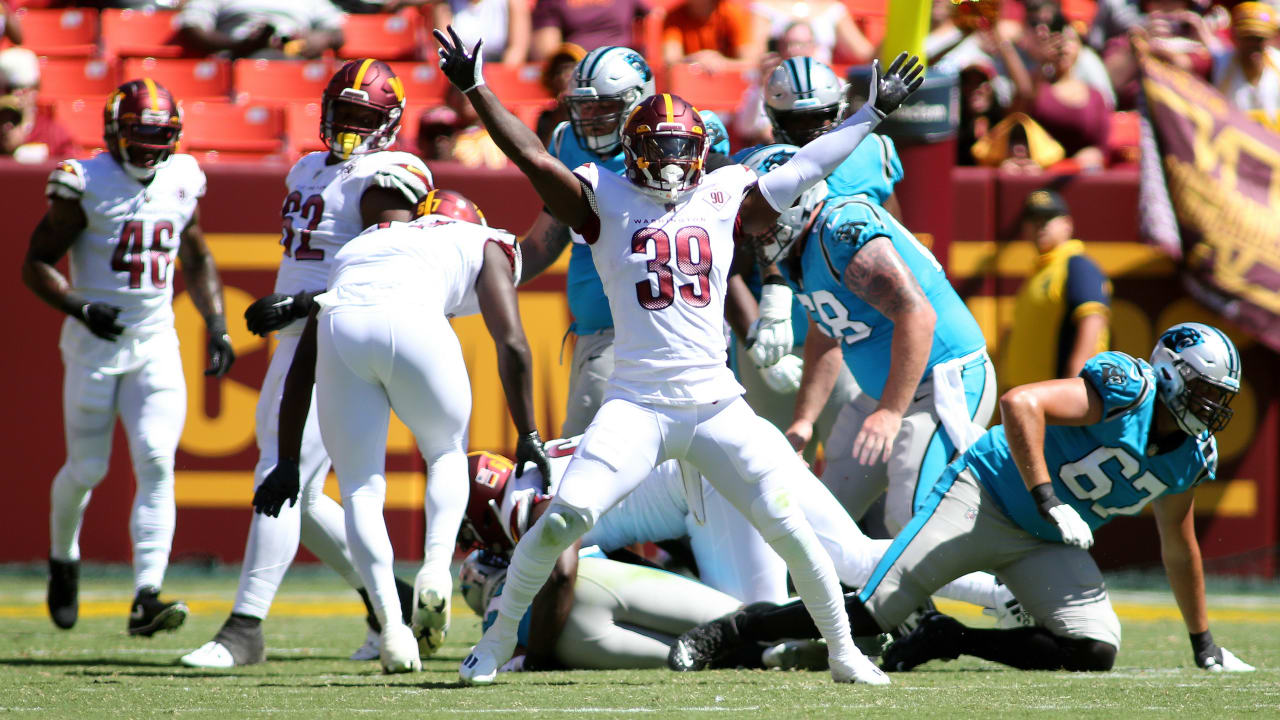 Washington Commanders Jeremy Reaves (39) runs during an NFL football game  against the Carolina Panthers, Saturday, Aug. 13, 2022 in Landover. (AP  Photo/Daniel Kucin Jr Stock Photo - Alamy