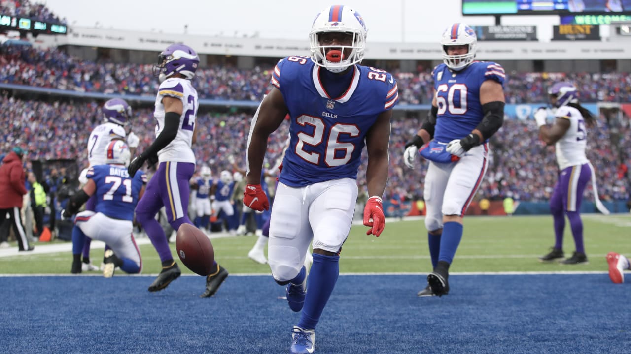 EAST RUTHERFORD, NJ - NOVEMBER 06: Buffalo Bills running back Devin  Singletary (26) warms up prior to the National Football League game between  the New York Jets and Buffalo Bills on November