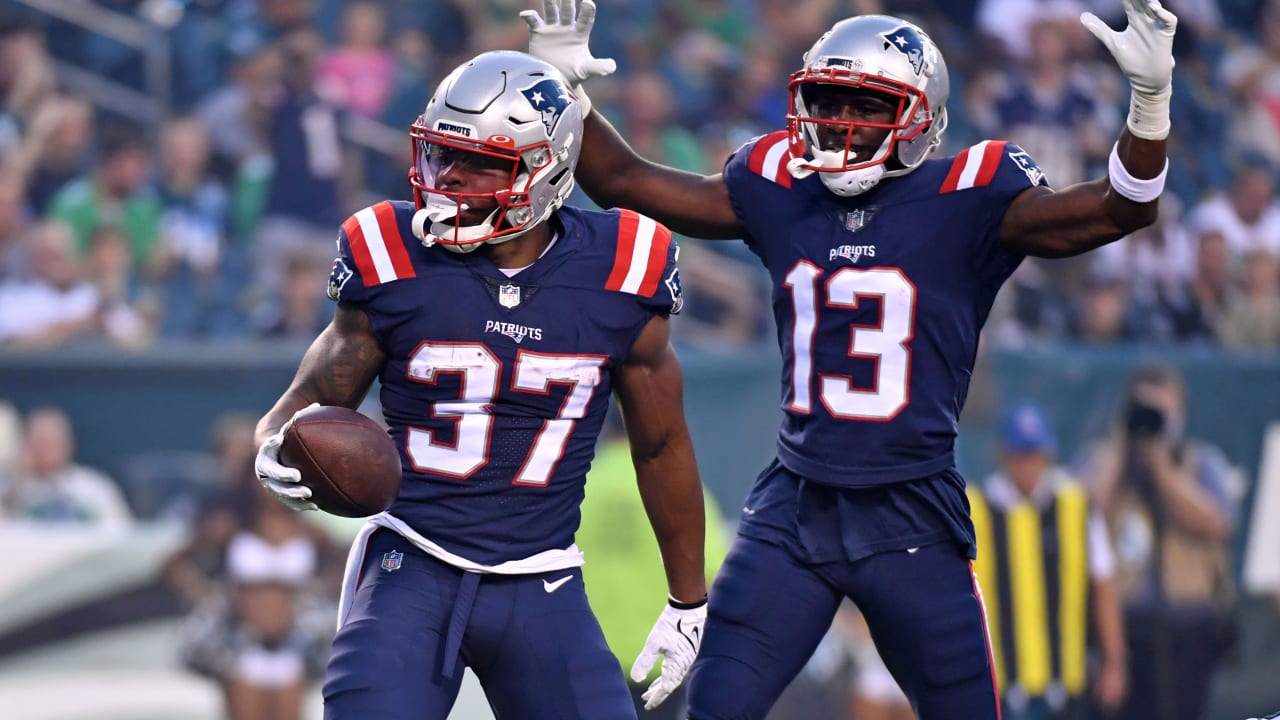 New England Patriots Running Back Damien Harris Finds A Seam For Quick Td After Eagles Early Turnover