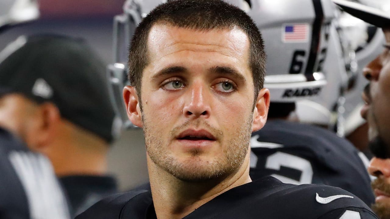 _Derek-Carr-171006-sl.jpg