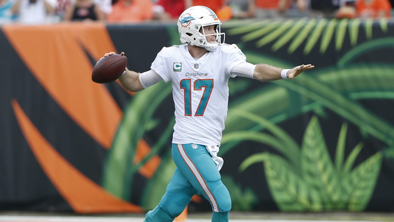 Ryan Tannehill-181012-sl.jpg