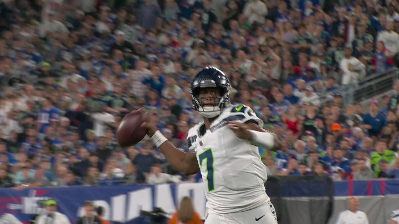 Fake punt alert! Arizona Cardinals punter Andy Lee catches Tampa Bay  Buccaneers sleeping with 4-yard chain-moving throw