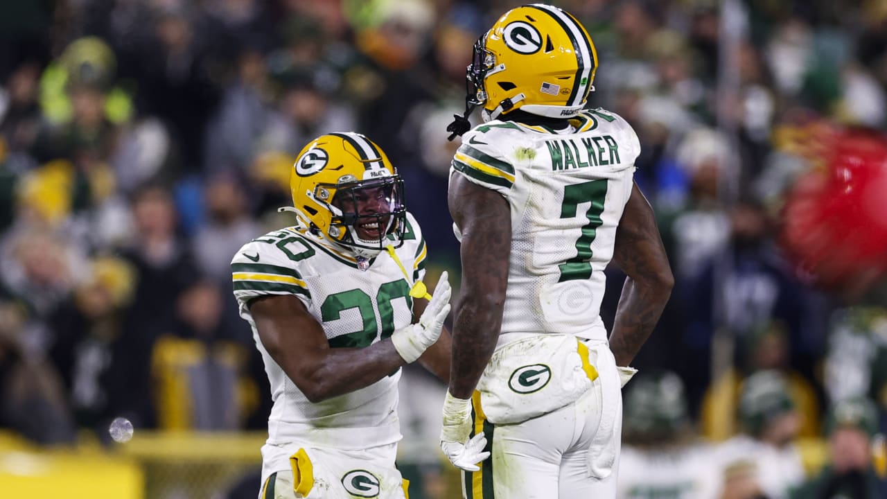 Packers stonewall Derrick Henry on fourth down, ending 18-play drive