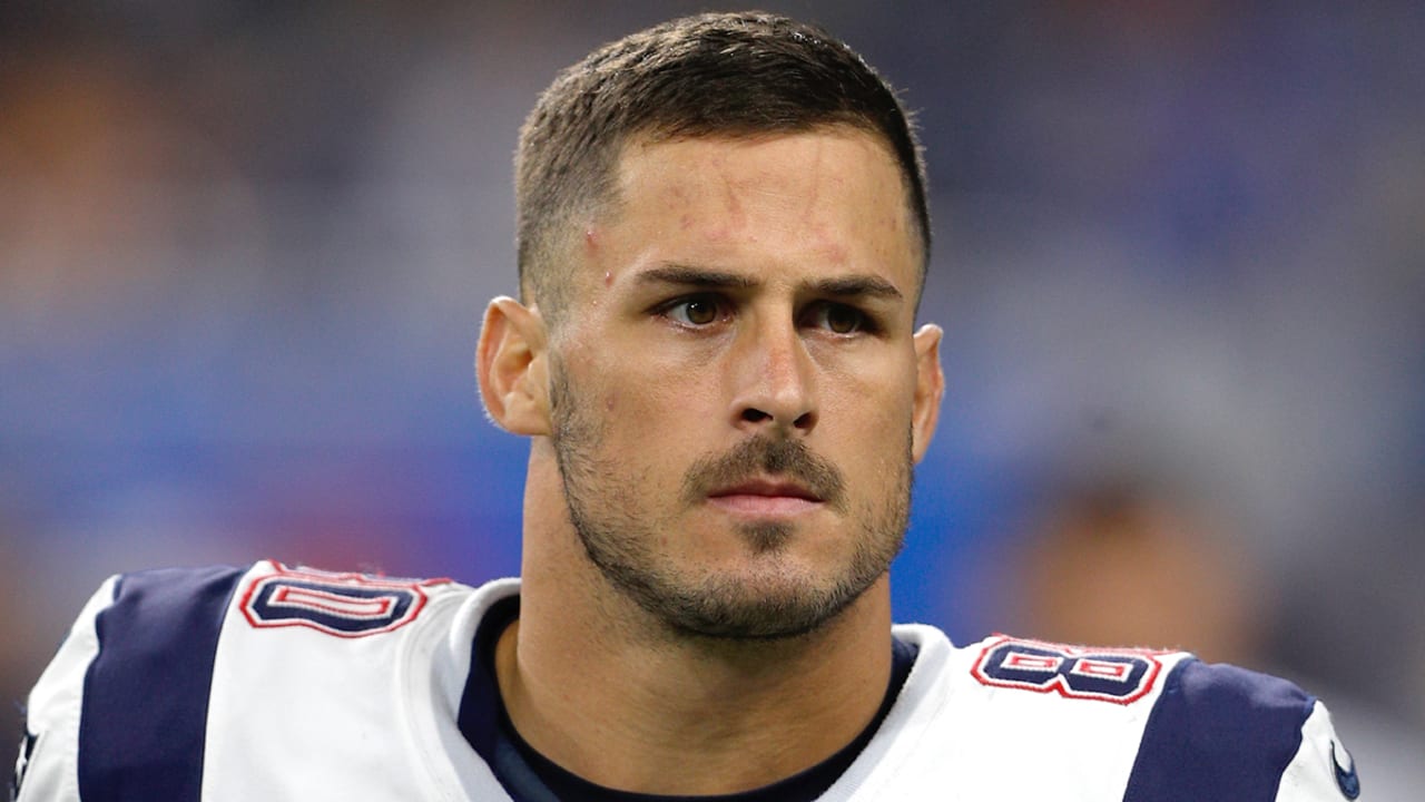 Dolphins release Danny Amendola after one season