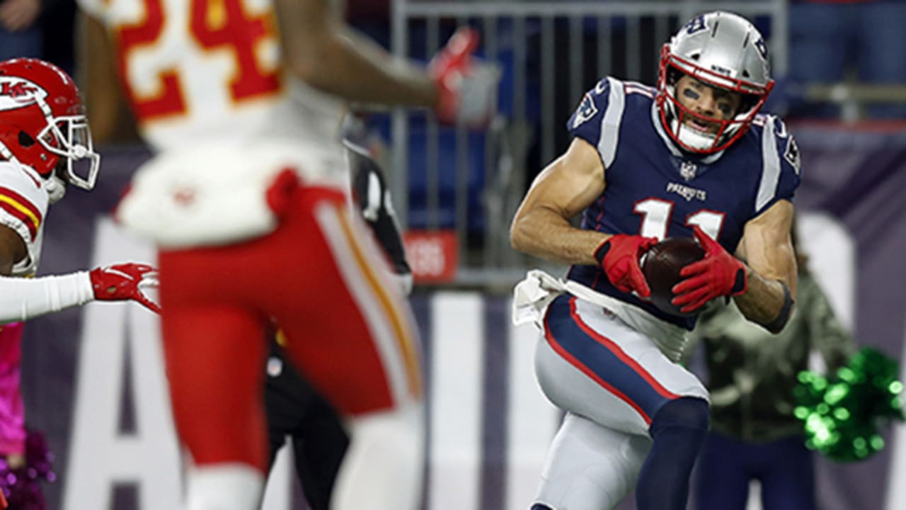 Julian Edelman fixes glove midroute on first TD of 2018