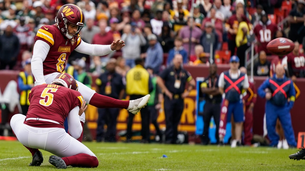 Washington Commanders place kicker Joey Slye (6) kicks against the New York  Giants during an NFL football game Sunday, Dec. 4, 2022, in East  Rutherford, N.J. (AP Photo/Adam Hunger Stock Photo - Alamy