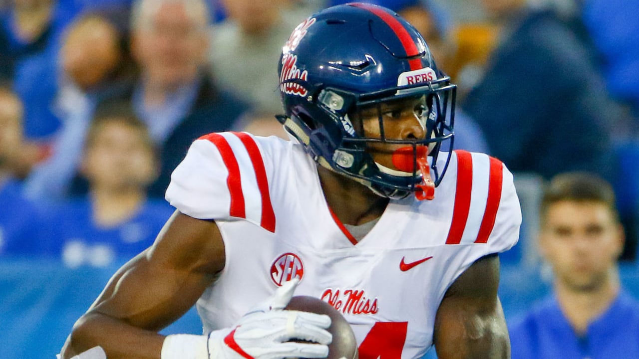 Seahawks snag Ole Miss receiver D.K. Metcalf
