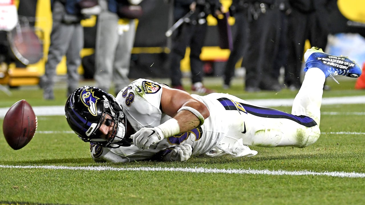 Baltimore Ravens quarterback Lamar Jackson steps up in the pocket to  deliver TD pass to tight end Mark Andrews