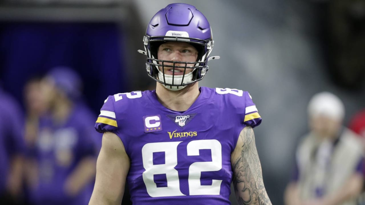 Vikings TE Kyle Rudolph helps to build gym for his former high school