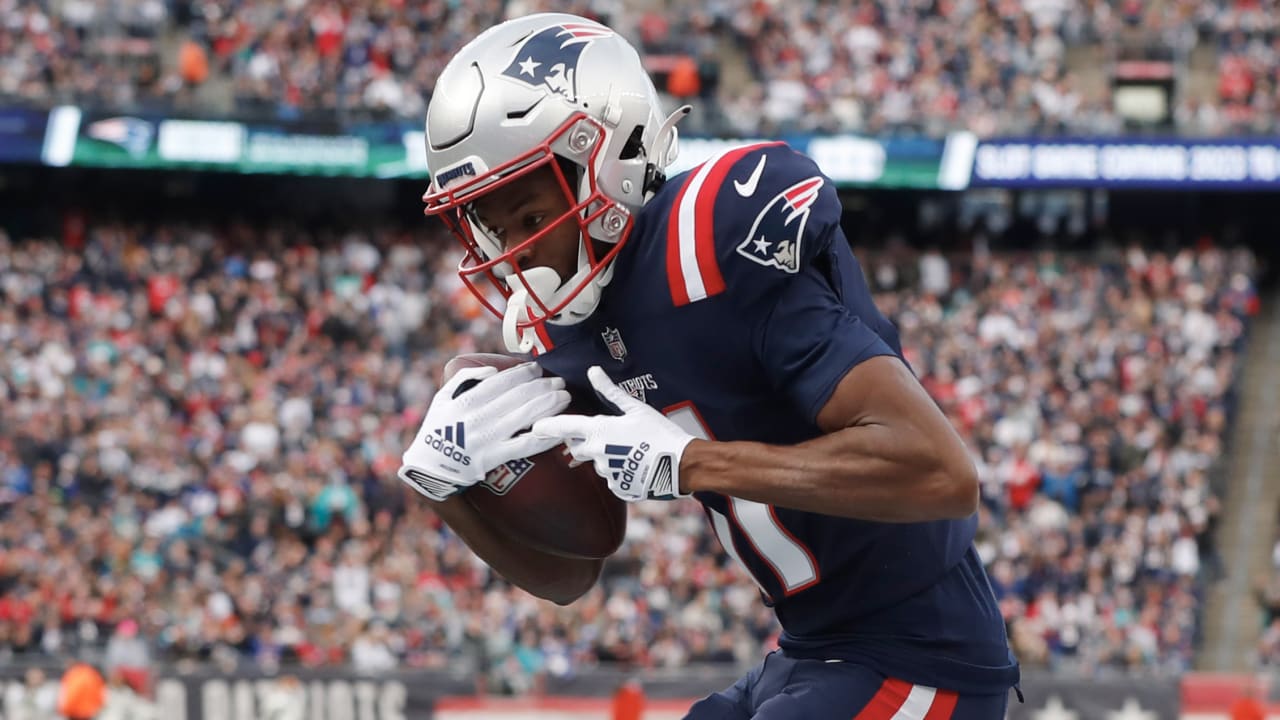 New England Patriots wide receiver Tyquan Thornton gets open near pylon for first TD grab since