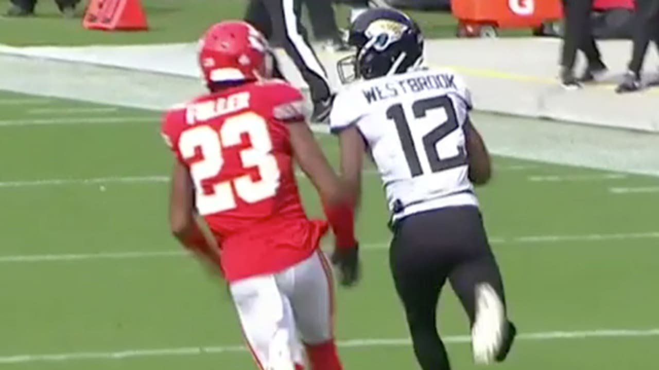 Dede Westbrook shows off his speed on 30yard catch