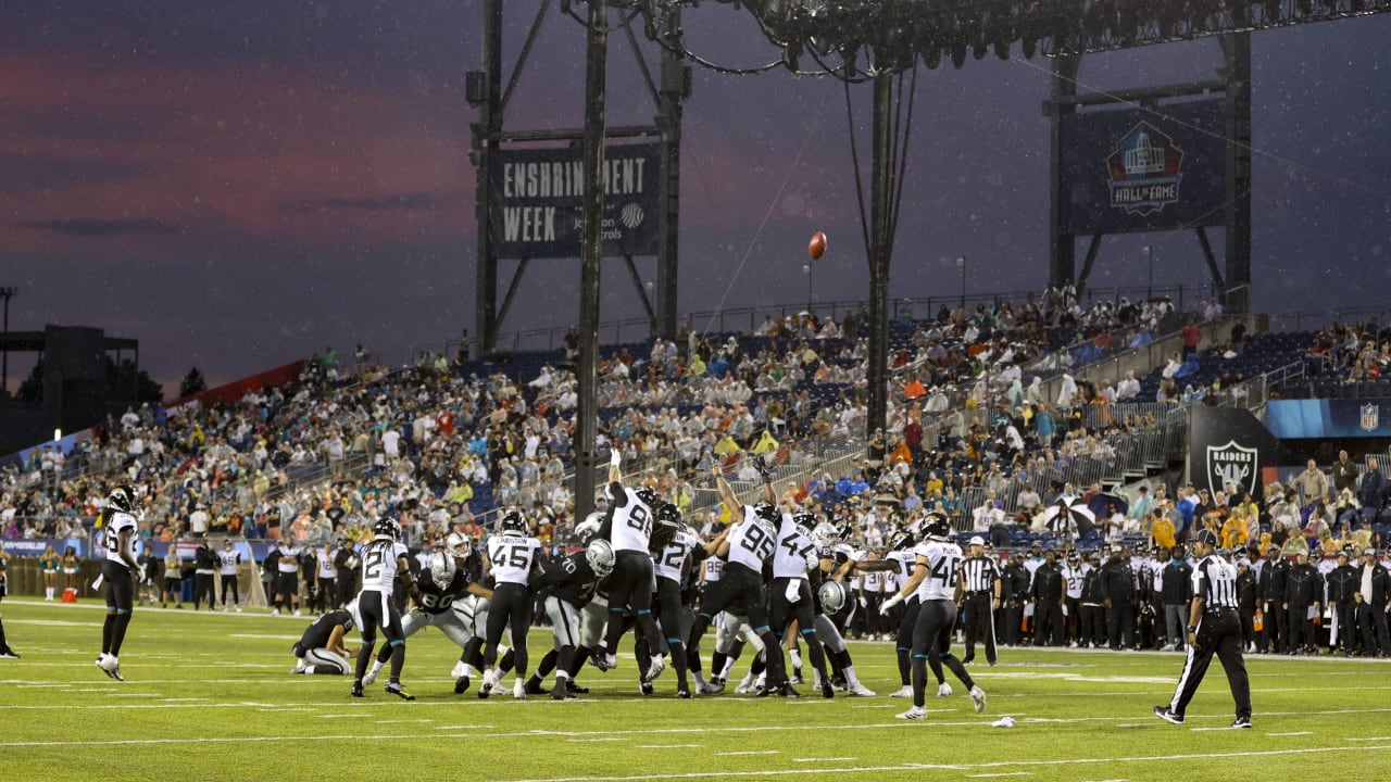 Las Vegas Raiders place kicker Daniel Carlson (2) after kicking field goal  during an NFL football game against the Seattle Seahawks, Sunday, Nov. 27,  2022, in Seattle, WA. The Raiders defeated the