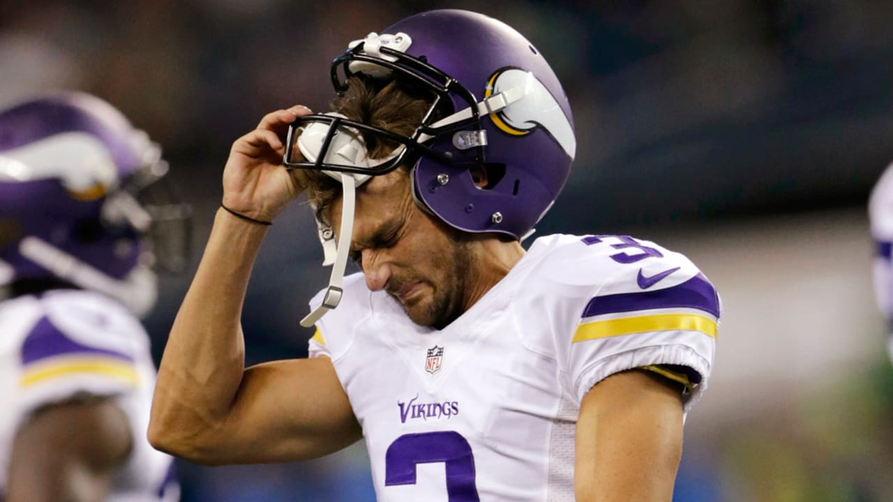 Playoff misses bring Gary Anderson, Blair Walsh together