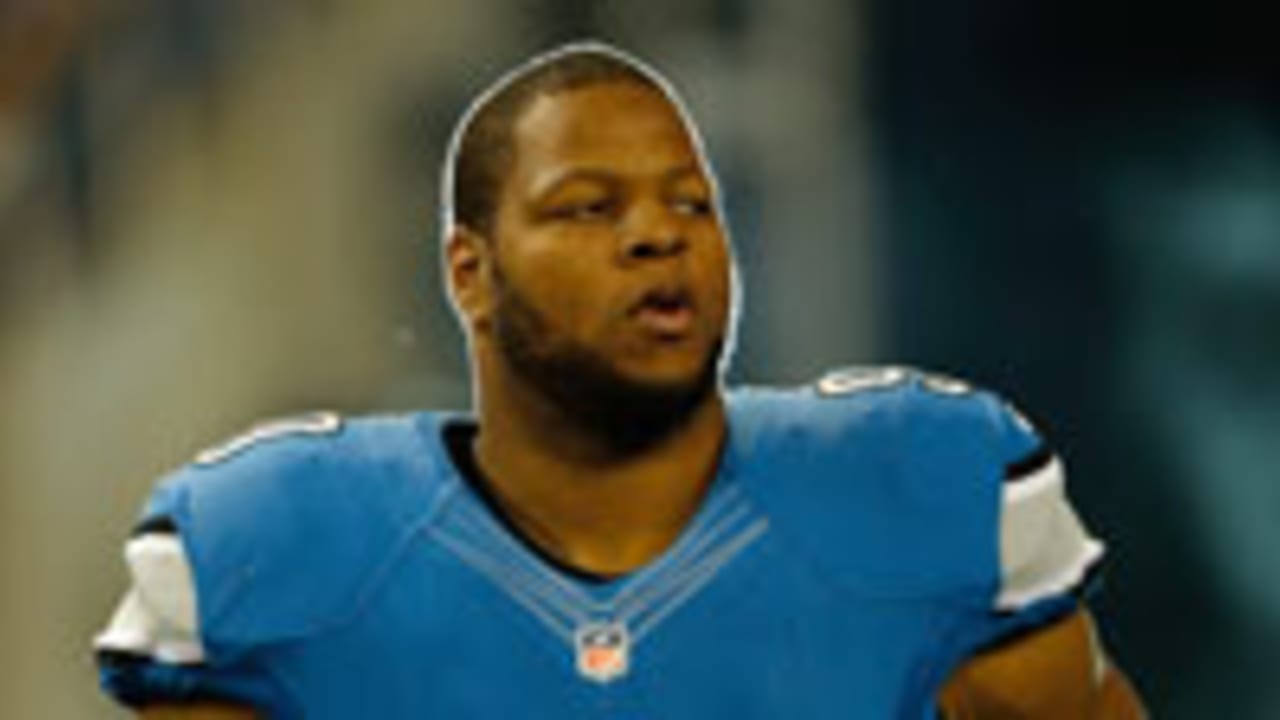 Lions_suh_013013