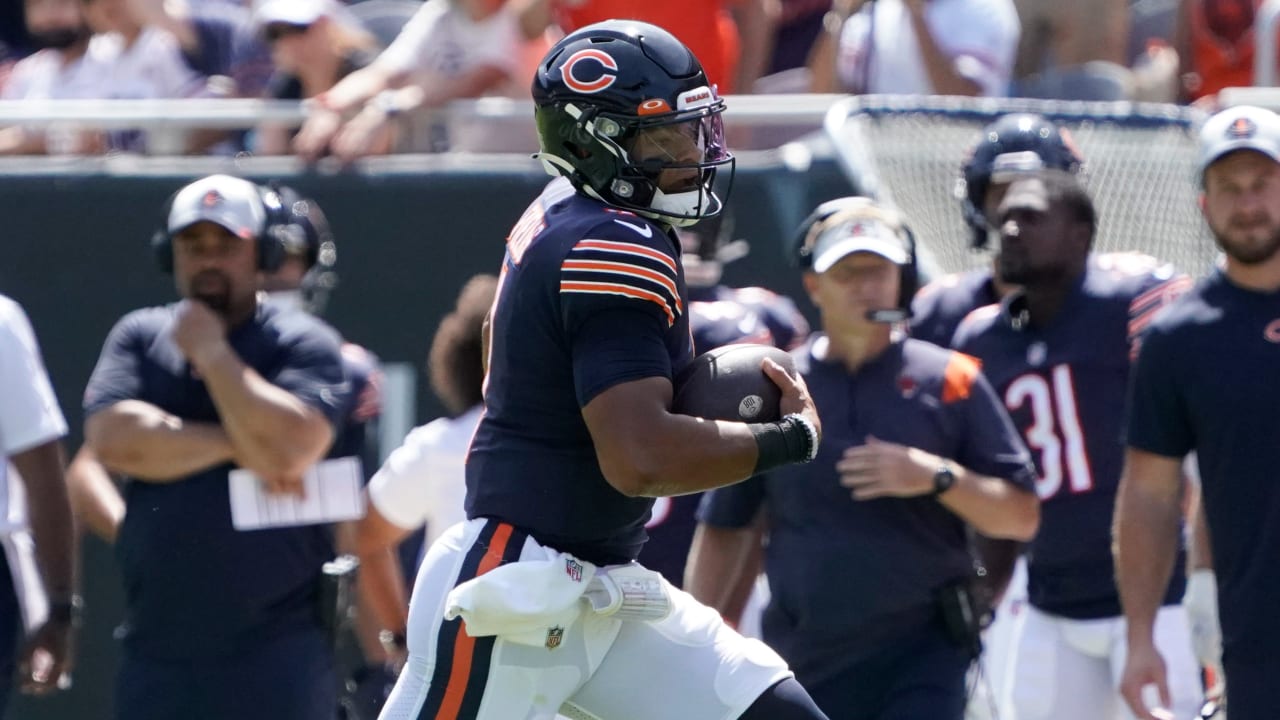 Justin Fields TD run video: Watch Bears QB scramble for an amazing