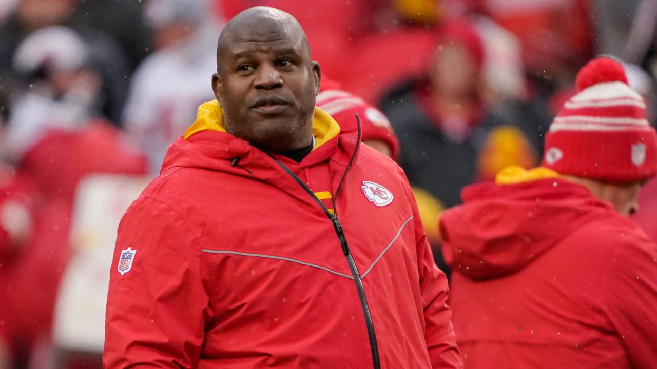 Sources: The @Commanders and #Chiefs OC Eric Bieniemy have mutual interest  and it's trending in the right direction toward him being their…