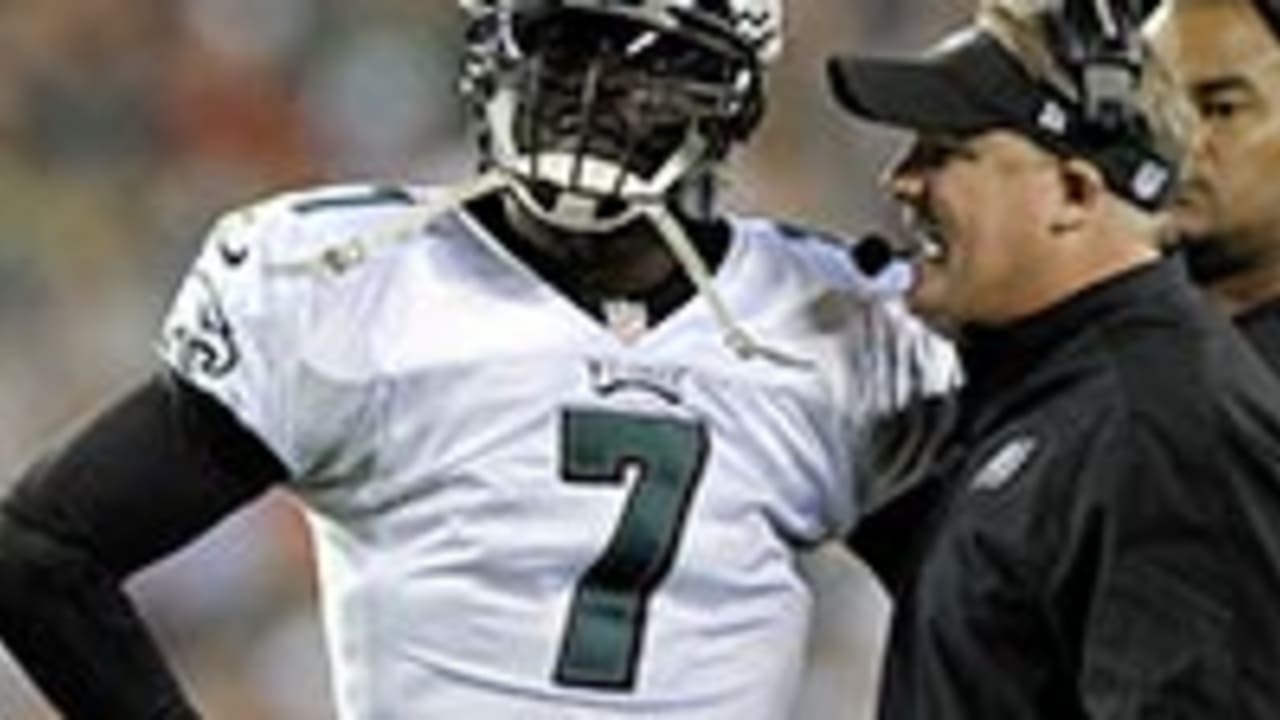 Michael Vick named Philadelphia Eagles' starting quarterback over