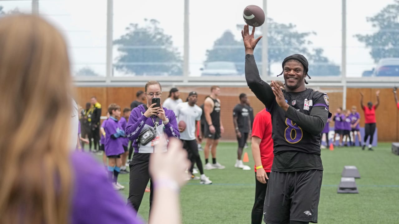 Lamar Jackson Emotional About Getting Statue at Louisville