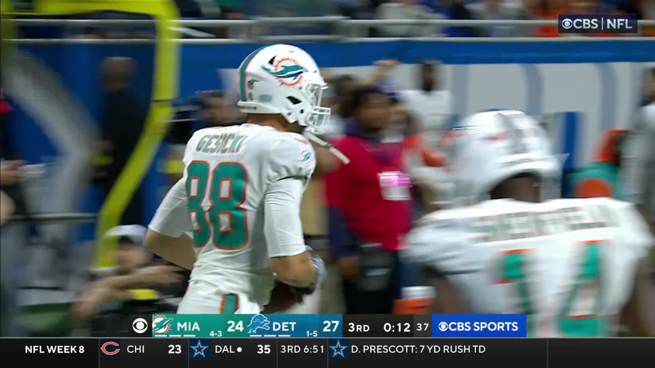 Miami Dolphins tight end Mike Gesicki doesn't hit the Griddy after