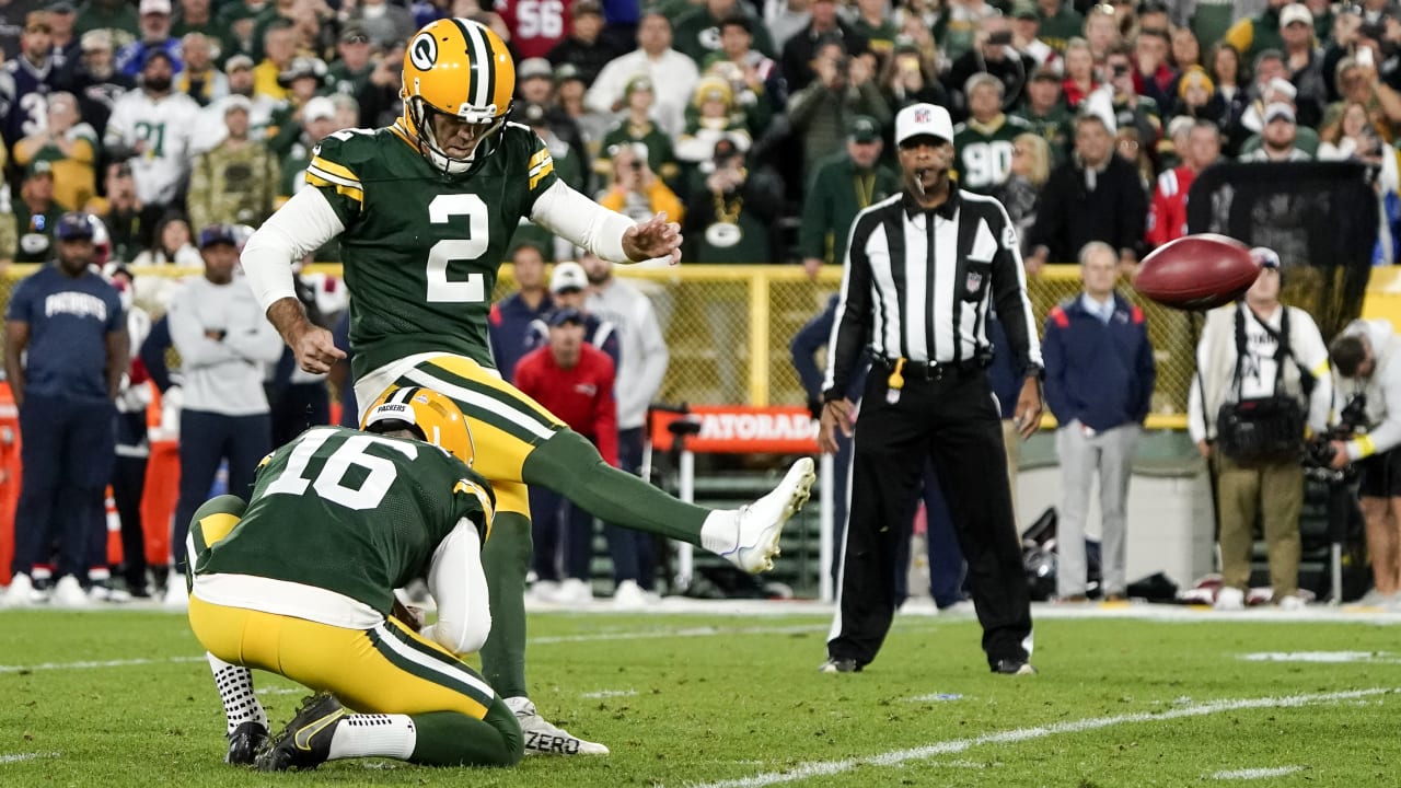 Green Bay Packers' kicker Mason Crosby reacts after missing a field goal in  overtime against the Washington Redskins at FedEx Field in Landover,  Maryland on October 10, 2010. The Redskins defeated the