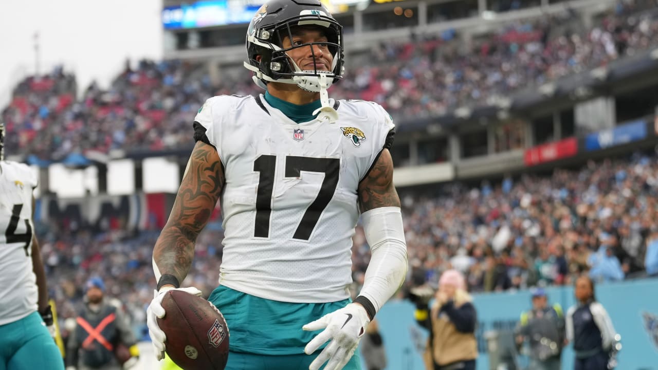 Evan Engram had quite the game last night (7/113) becoming the TE with the  most receiving yards ever on the team. Does he stay put? : r/Jaguars