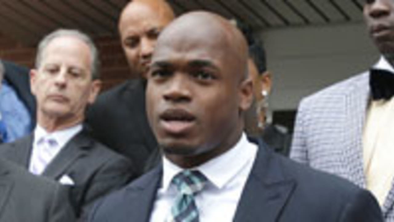 Adrian-Peterson-sl-111014.jpg