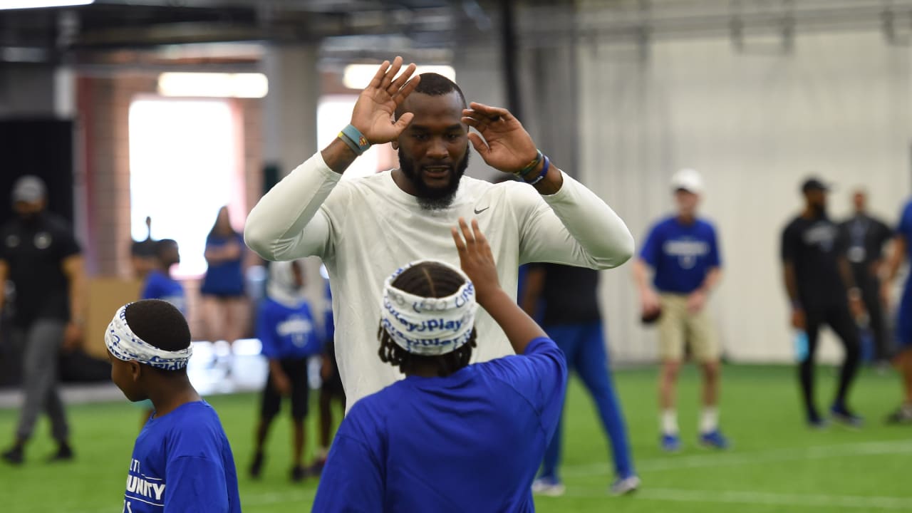 Might be the best looking Salute to Service Jersey. : r/Colts